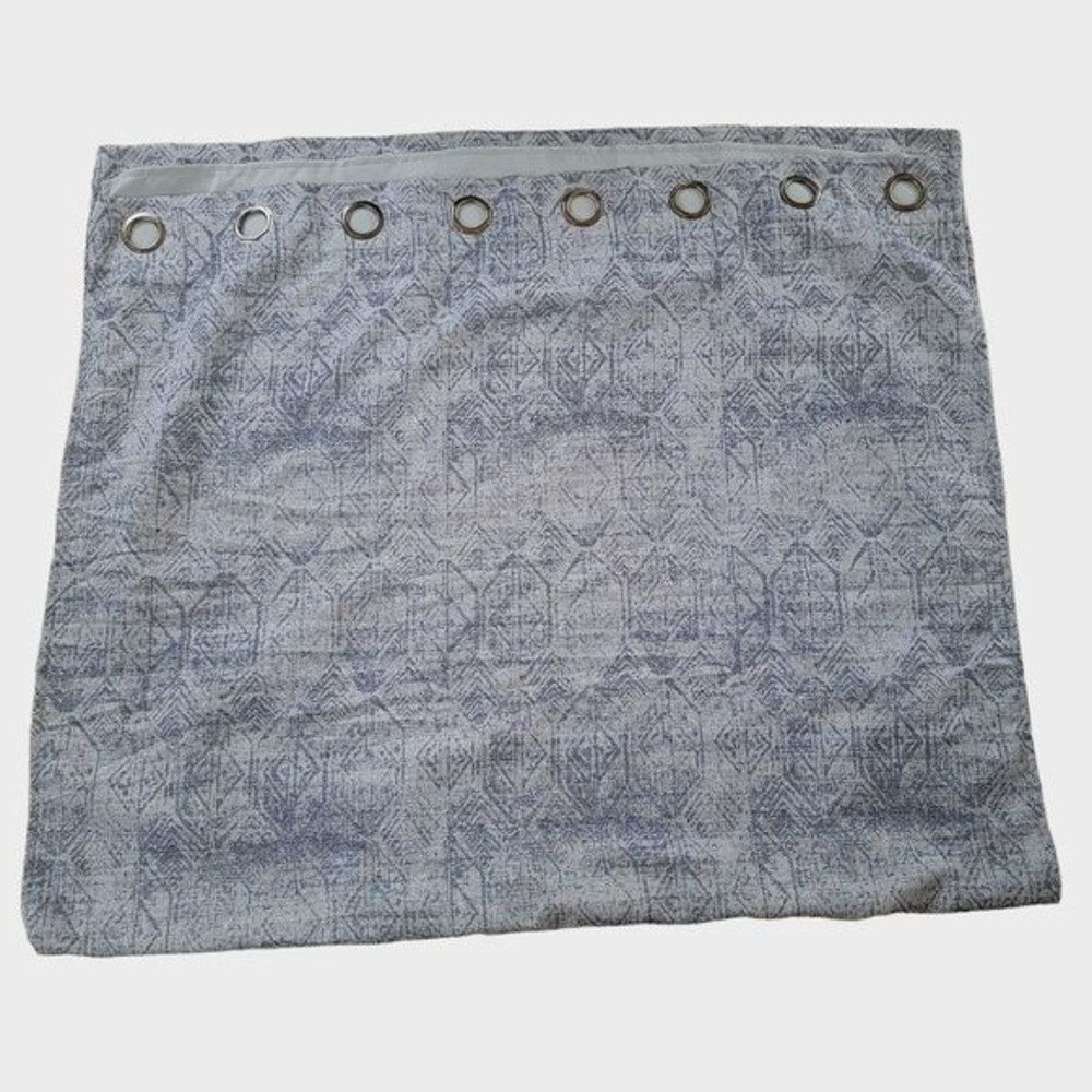 Sun Zero Curtain Panel‎ with grommets blue ivory 50 by 75 in blocks sun and temp